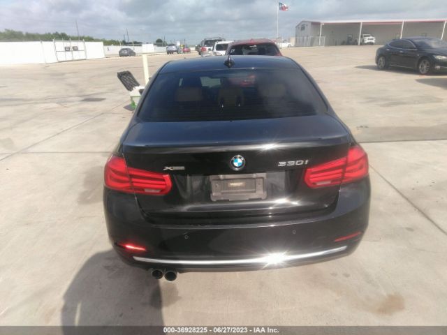 WBA8D9C3XHA005680 BMW 3 Series 330i Xdrive