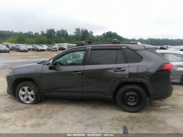 2019 TOYOTA RAV4 XLE VIN: 2T3P1RFV4KW012945