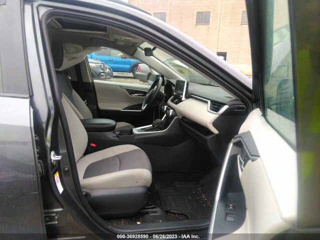 2019 TOYOTA RAV4 XLE VIN: 2T3P1RFV4KW012945