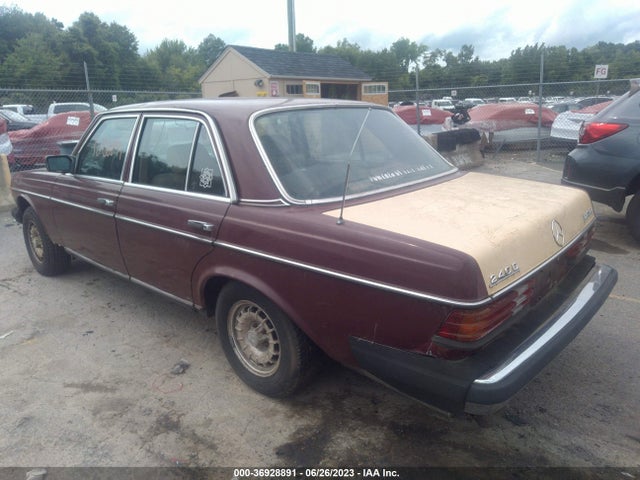 1982 MERCEDES-BENZ 240 D VIN: WDBAB23A5CB311221