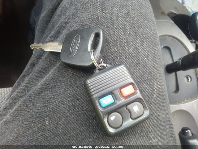 2003 FORD FOCUS SE VIN: 1FAFP34383W160758