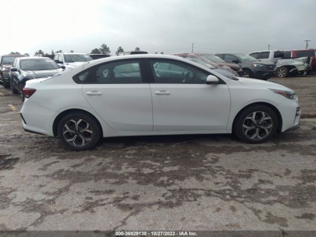 3KPF24AD1ME394196 KIA Forte Lxs