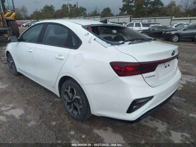 3KPF24AD1ME394196 KIA Forte Lxs