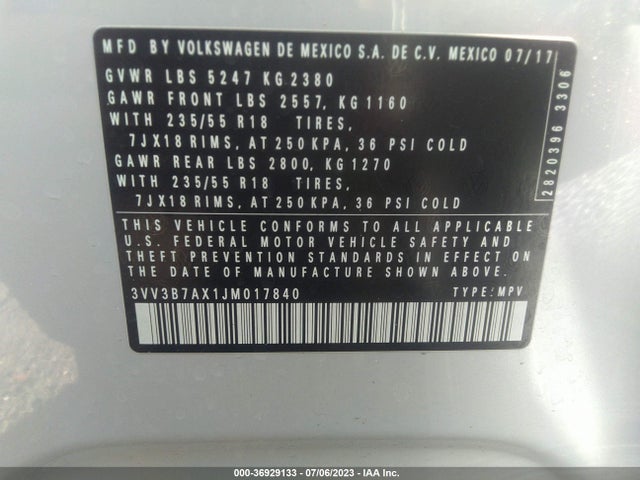 2018 VOLKSWAGEN TIGUAN SEL/SE VIN: 3VV3B7AX1JM017840