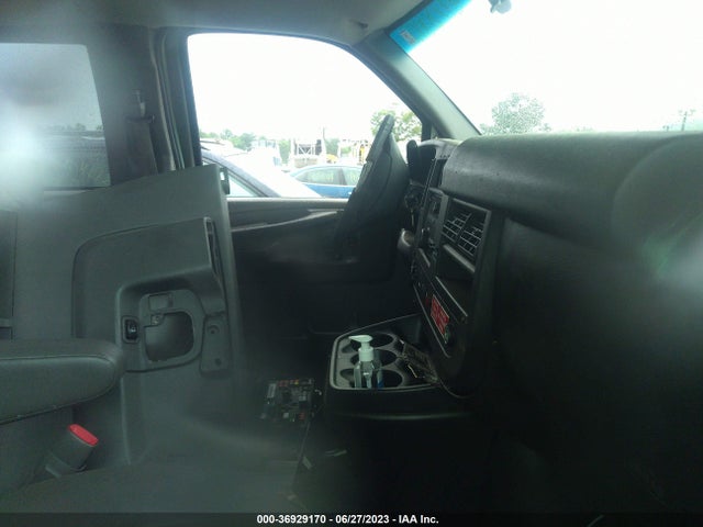 2011 CHEVROLET EXPRESS PASSENGER 1LS VIN: 1GAWGPFG7B1126915