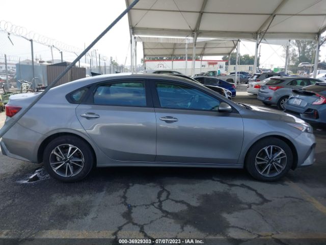3KPF24AD5NE501381 KIA Forte Lxs