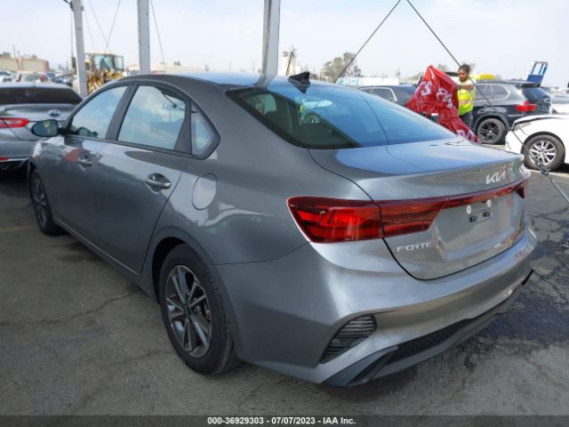 3KPF24AD5NE501381 KIA Forte Lxs