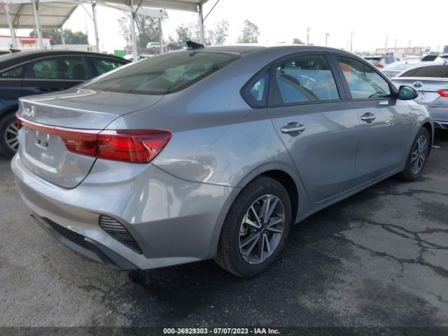 3KPF24AD5NE501381 KIA Forte Lxs