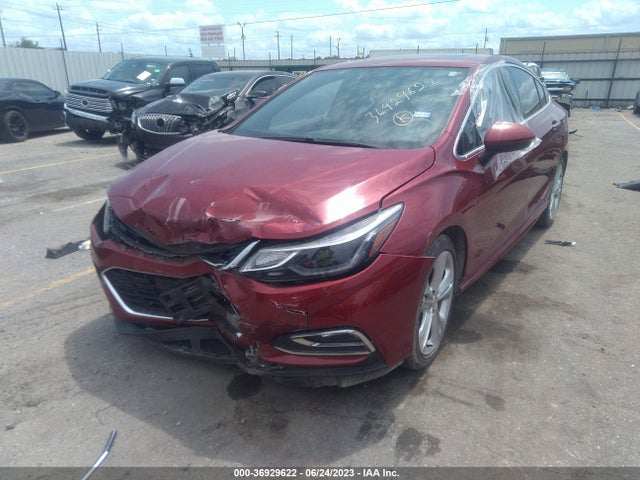 Chevrolet Cruze Premier 2018 1G1BF5SM5J7158677 Image 2