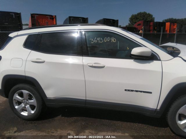 3C4NJDBB8JT284829 Jeep Compass Latitude 4x4