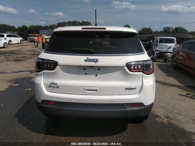 3C4NJDBB8JT284829 Jeep Compass Latitude 4x4