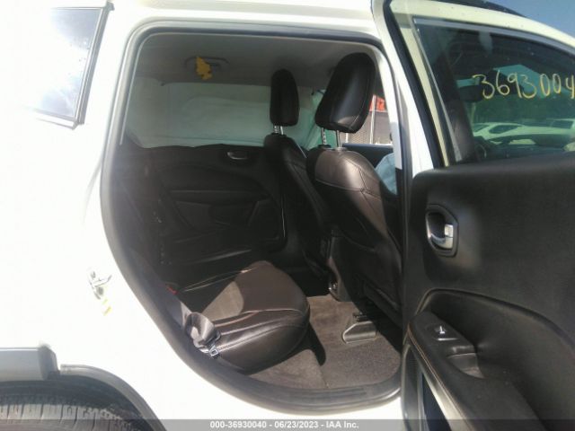 3C4NJDBB8JT284829 Jeep Compass Latitude 4x4