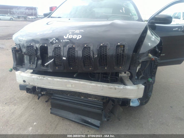 1C4PJMCS0EW229721 Jeep Cherokee Latitude