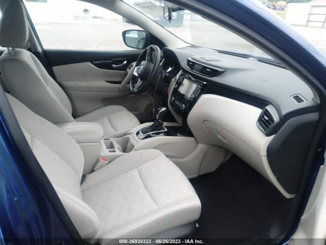 JN1BJ1CR1JW292684 Nissan Rogue Sport Sv