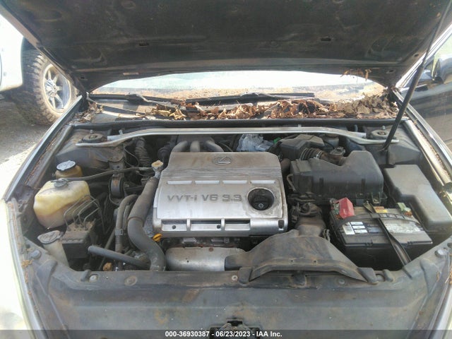 2004 LEXUS ES 330 VIN: JTHBA30G445038410
