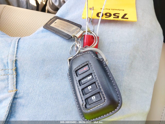 2T2HZMAA8MC211851 Lexus RX