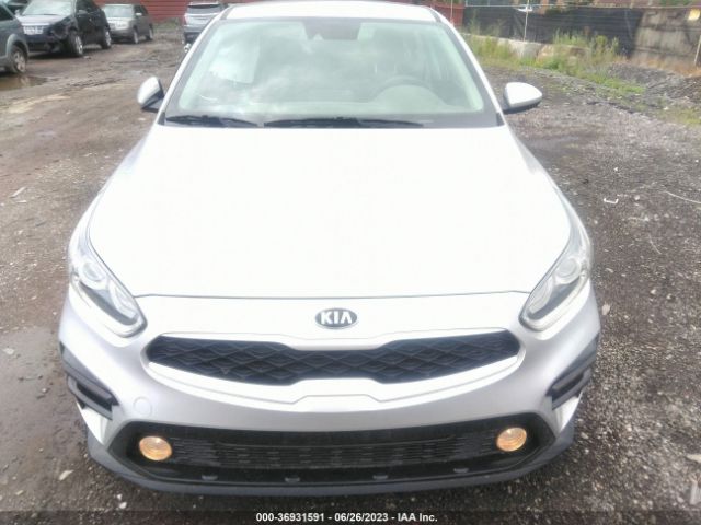 3KPF24AD8ME372499 KIA Forte Lxs