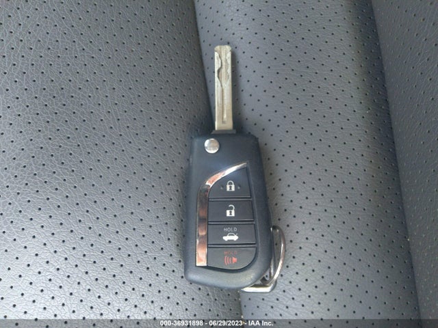 Toyota CAMRY LE 2020 4T1C11AK8LU906020 Image 3