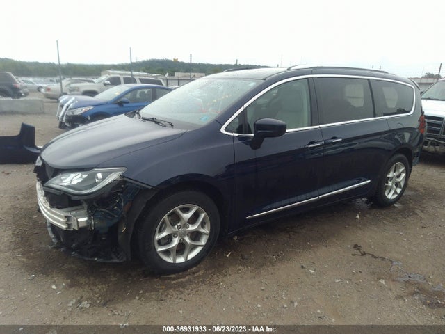 Chrysler Pacifica Touring L Plus 2018 2C4RC1EG5JR315152 Image 2