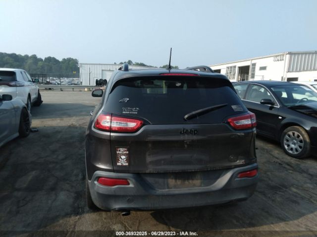 1C4PJLCB2EW302212 Jeep Cherokee Altitude