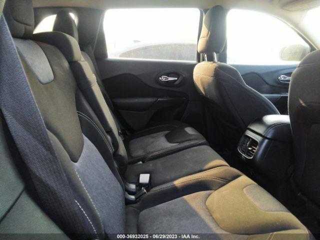 1C4PJLCB2EW302212 Jeep Cherokee Altitude