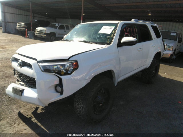 Toyota 4RUNNER SR5 2018 JTEBU5JR5J5535901 Image 2