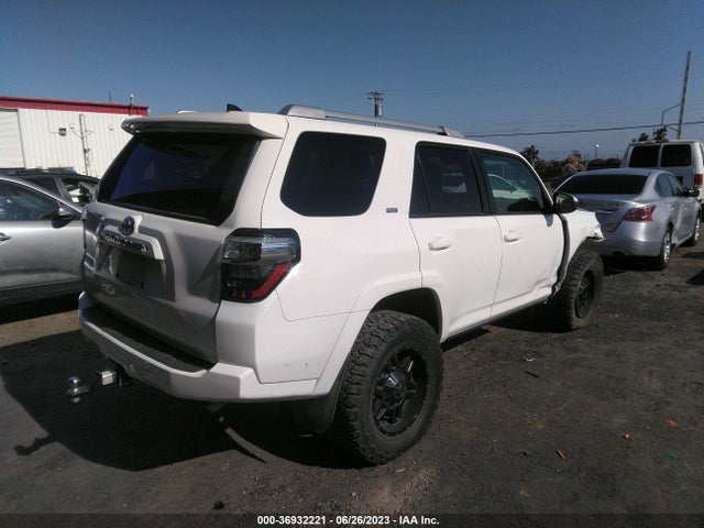 Toyota 4RUNNER SR5 2018 JTEBU5JR5J5535901 Image 10