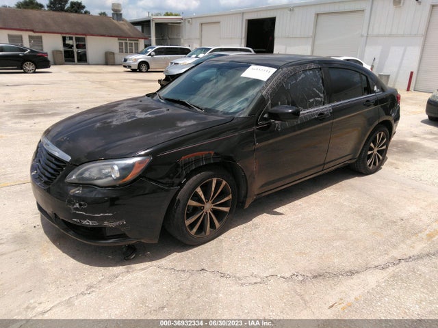 Chrysler 200 Touring 2014 1C3CCBBB2EN107399 Image 2