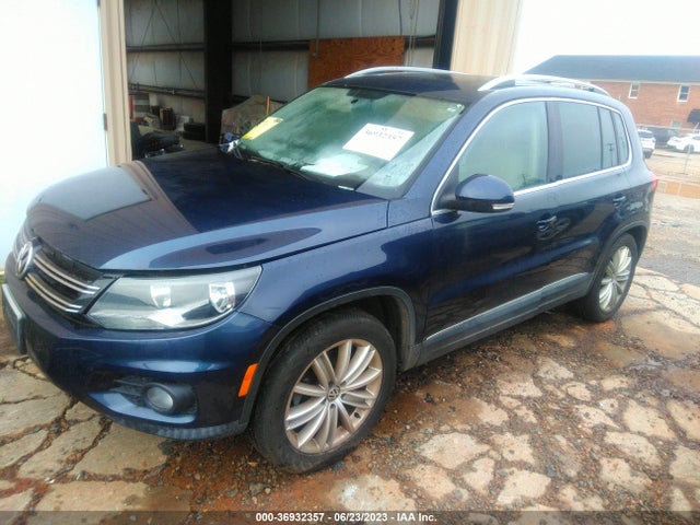 2012 VOLKSWAGEN TIGUAN SE W/SUNROOF & NAV VIN: WVGBV7AX6CW595481