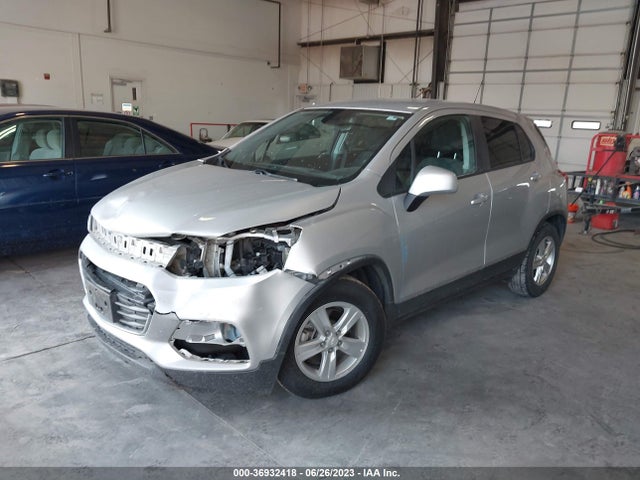 Chevrolet TRAX LS 2019 3GNCJKSB2KL321040 Image 2