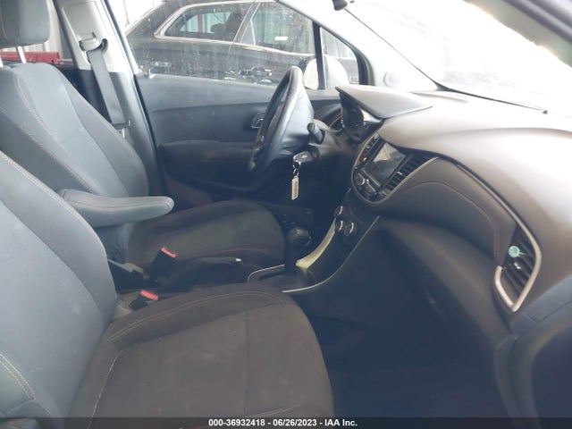 Chevrolet TRAX LS 2019 3GNCJKSB2KL321040 Image 11