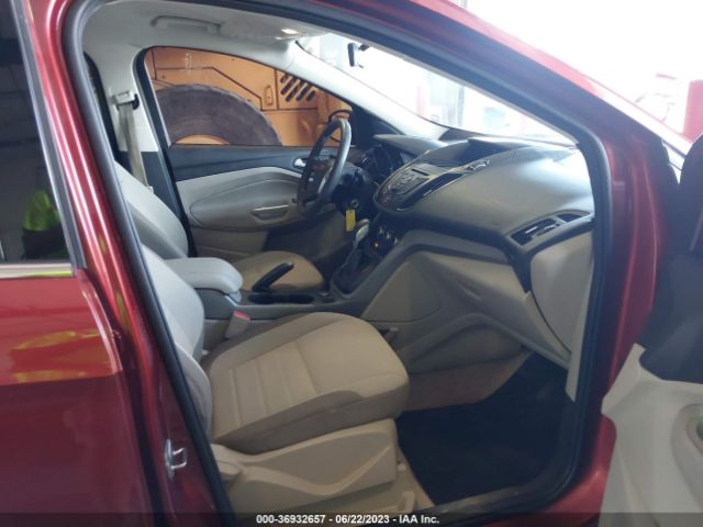1FMCU9GX2FUB50939 Ford ESCAPE SE