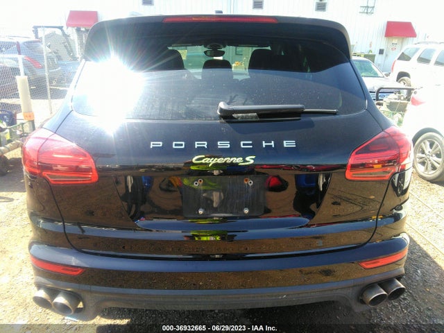 2016 Porsche Cayenne, VIN: WP1AE2A25GLA58386