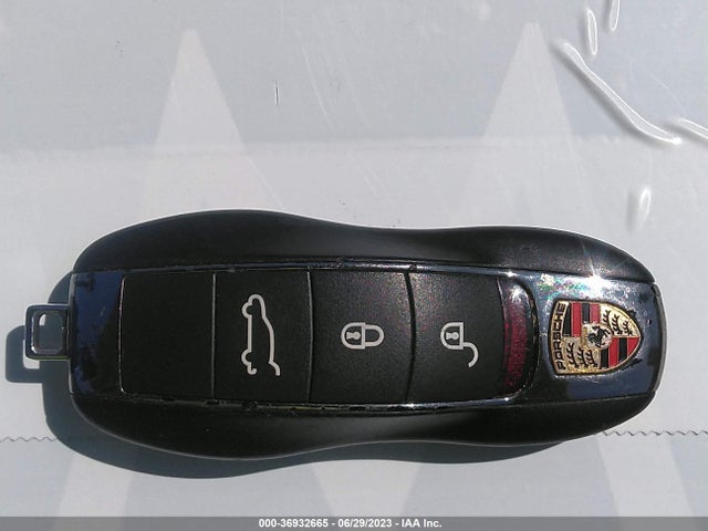 2016 Porsche Cayenne, VIN: WP1AE2A25GLA58386