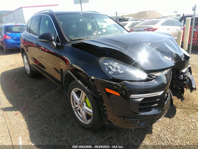 2016 Porsche Cayenne, VIN: WP1AE2A25GLA58386