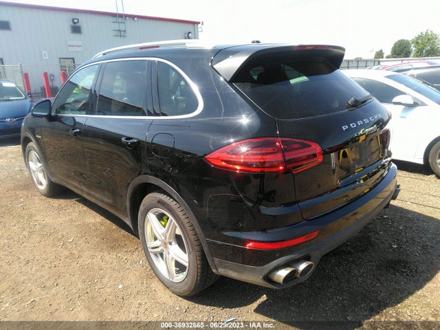 2016 Porsche Cayenne, VIN: WP1AE2A25GLA58386