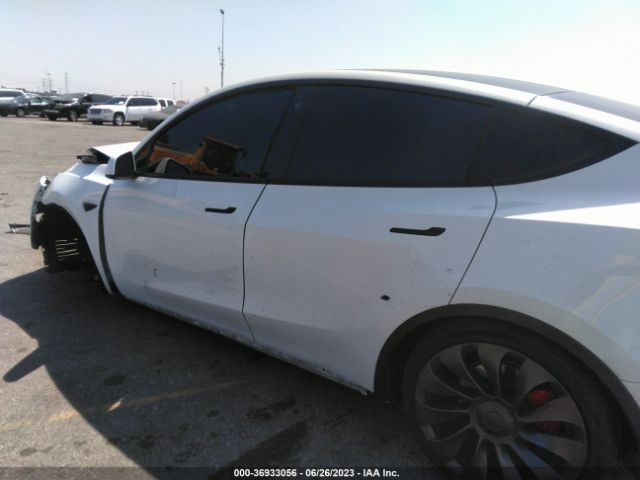 7SAYGDEF8NF342021 Tesla Model Y Performance
