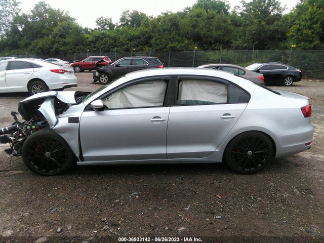 3VW4T7AJ2EM230021 Volkswagen Jetta Sedan Gli