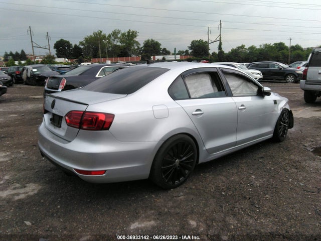 3VW4T7AJ2EM230021 Volkswagen Jetta Sedan Gli