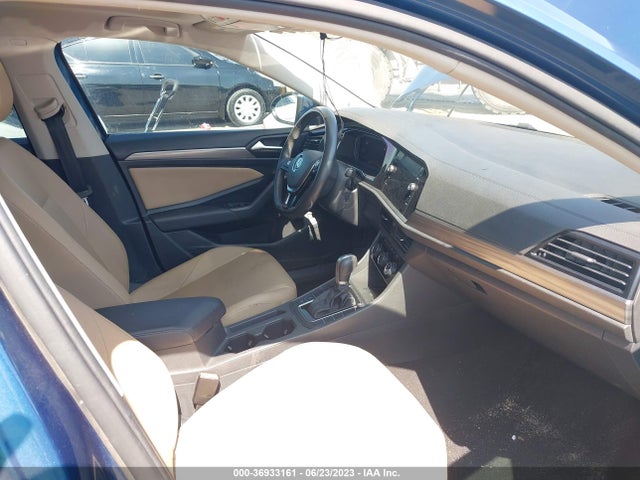 3VWE57BU1KM050984 Volkswagen JETTA SEL