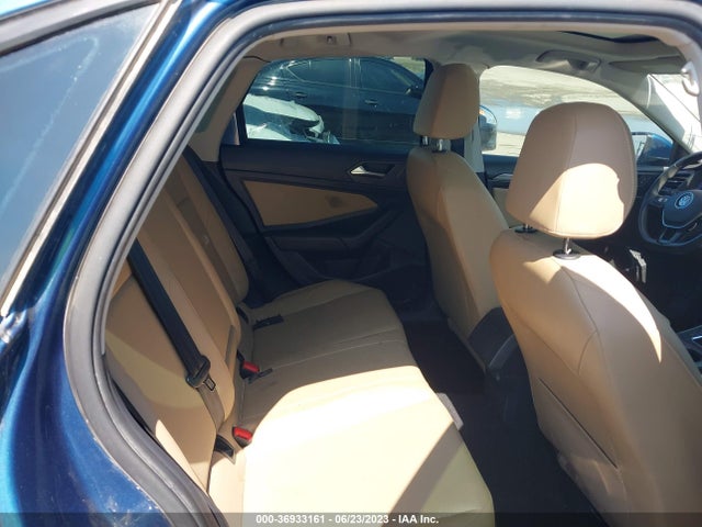 3VWE57BU1KM050984 Volkswagen JETTA SEL