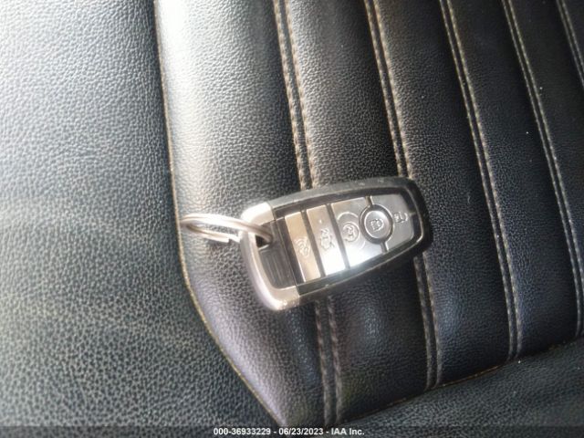 3FA6P0CD8KR150032 Ford FUSION SEL