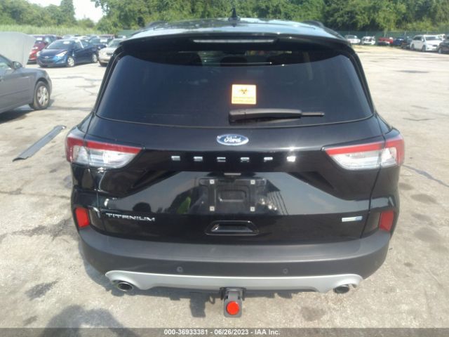 1FMCU9J94LUA69687 Ford Escape Titanium