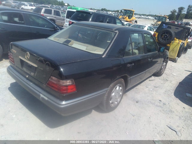 1994 MERCEDES-BENZ E 320 VIN: WDBEA32E2RC090839