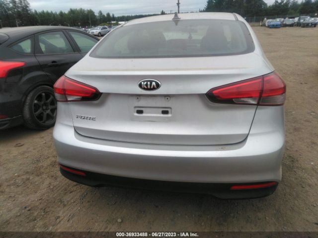3KPFK4A71JE203818 KIA FORTE LX