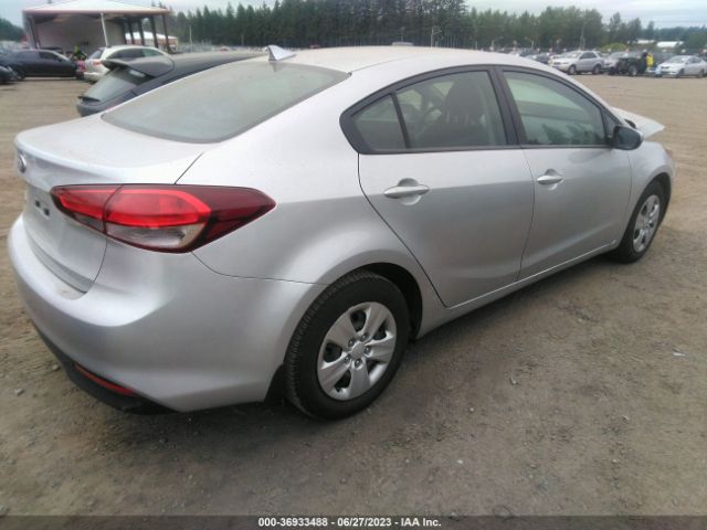 3KPFK4A71JE203818 KIA FORTE LX