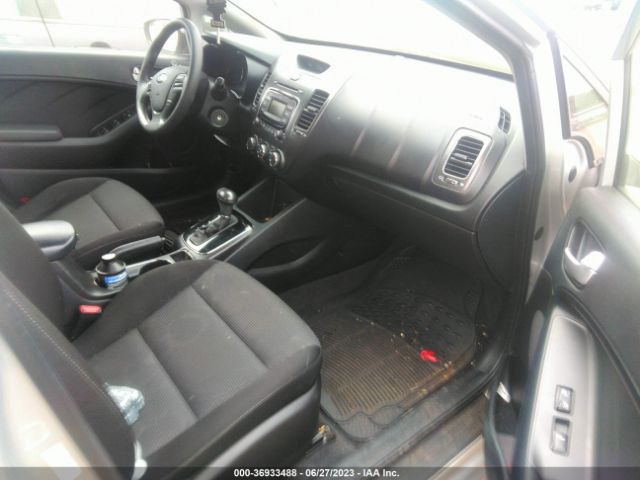 3KPFK4A71JE203818 KIA FORTE LX