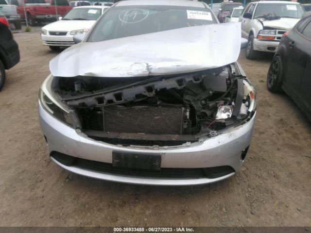 3KPFK4A71JE203818 KIA FORTE LX