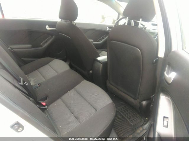 3KPFK4A71JE203818 KIA FORTE LX