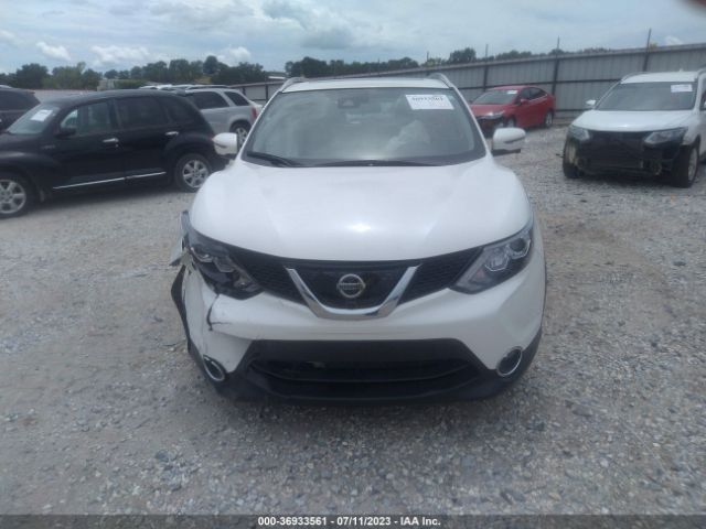 JN1BJ1CP9JW101365 Nissan Rogue Sport Sl